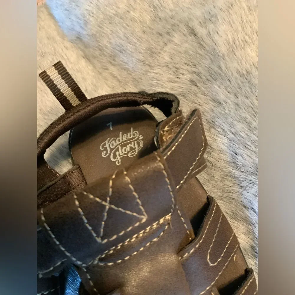 Kids Brown Fisherman Sandals Size 7